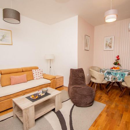 Apartman Klara Petrovac Luaran gambar